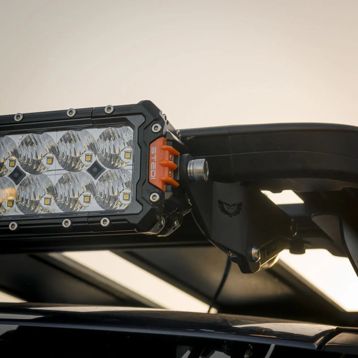STEDI Rhino Rack™ Lightbar-Befestigung V2.0
